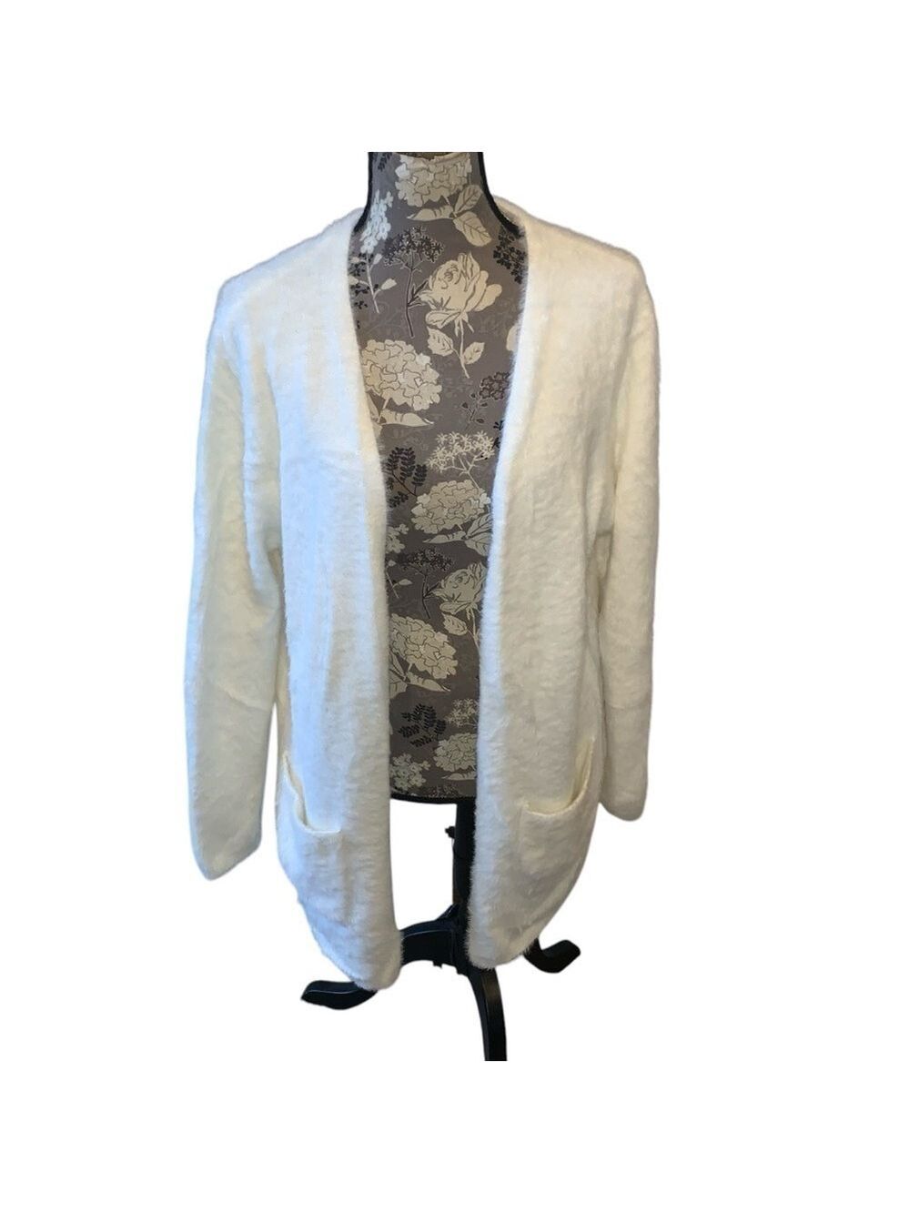 DO + BE Cream Fuzzy Super Soft Cardigan Sweater size large